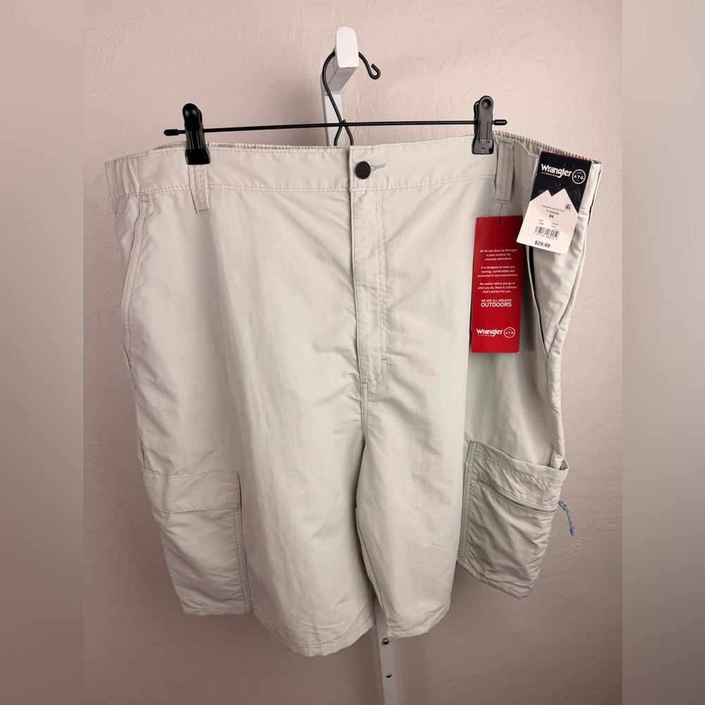 Wrangler ATG All Terrain Gear Cargo Shorts – Size 44 – NWT